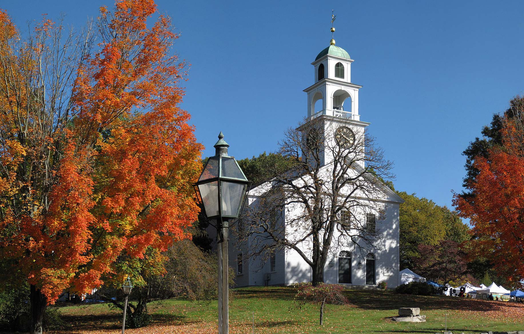 2880px-Fiderst_Parish_Meetinghouse
